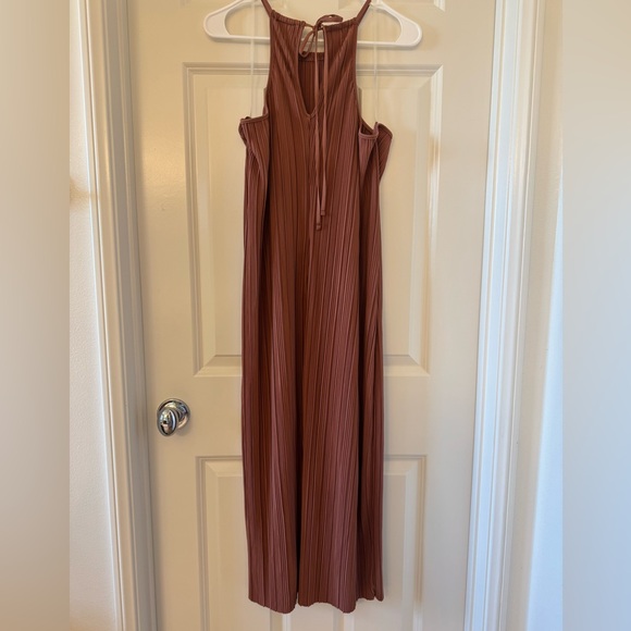 Women's Knit Plisse Midi Shift Dress Brown - Picture 2 of 6